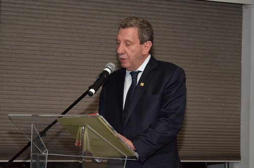 Vicente Abate, presidente da ABIFER, representa Paulo Skaf, presidente da FIESP.